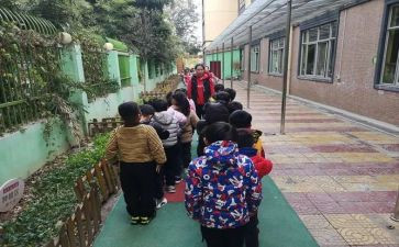 幼儿中班排队教案7篇