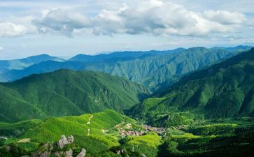 群山回唱读后感5篇