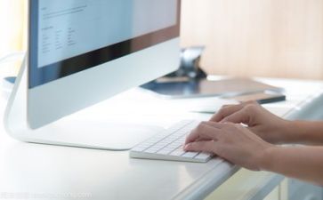 月总结工作总结文员报告8篇